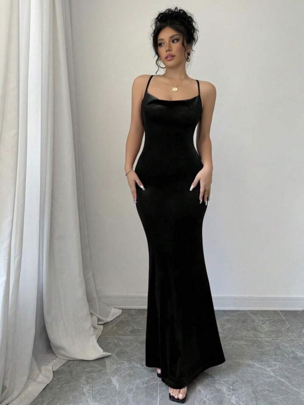 Elegant Spaghetti-Strap Fitted Prom Gown Fishtail Mermaid Long Velvet Holiday